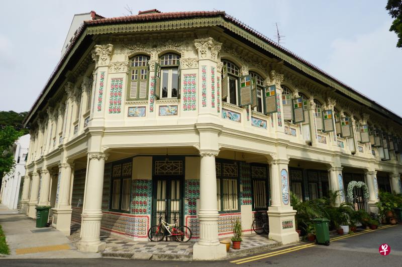 贝当路店屋上各种细节,透露了本地多元文化的特质。(作者摄) 贝当路店屋上各种细节,透露了本地多元文化的特质。(作者摄)