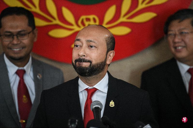 希盟的13名州议员是在下午时段觐见苏丹,而慕克力被安排最后一个觐见苏丹。(星洲日报) 希盟的13名州议员是在下午时段觐见苏丹,而慕克力被安排最后一个觐见苏丹。(星洲日报)