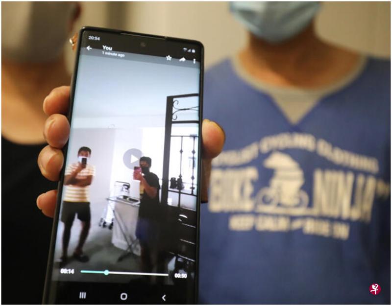 被指喷消毒液的隔壁夫妻邻居称,手机中的陌生人不时进出男护士家,还对他们爆粗口。(受访者提供) 被指喷消毒液的隔壁夫妻邻居称,手机中的陌生人不时进出男护士家,还对他们爆粗口。(受访者提供)