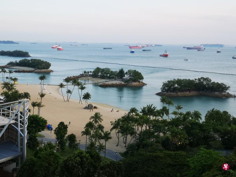 高处俯瞰新加坡海峡。(作者摄) 高处俯瞰新加坡海峡。(作者摄)