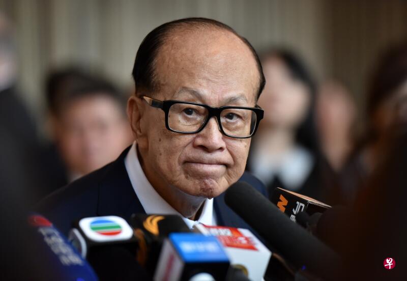 李嘉诚表示,希望通过“港版国安法”,可以纾缓北京对香港的担忧,发挥长远稳定发展的正面作用,香港人对此不必过分解读。(中新社) 李嘉诚表示,希望通过“港版国安法”,可以纾缓北京对香港的担忧,发挥长远稳定发展的正面作用,香港人对此不必过分解读。(中新社)