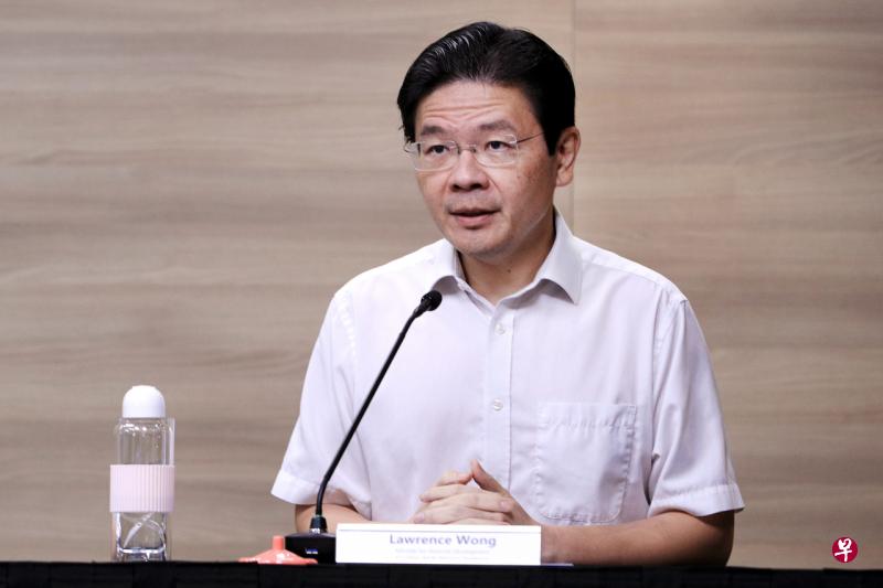 国家发展部长兼财政部第二部长黄循财在今天（5月28日）的抗疫跨部门工作小组记者会上指出，我国目前在探讨同疫情受控的特定国家开辟“绿色通道”。（通讯与新闻部提供） 