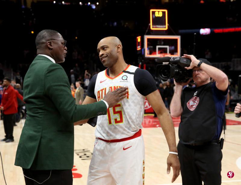 由于亚特兰大鹰不会参加复赛,原定本季结束后退役的老将卡特(右)职业生涯已经提前结束。(今日美国档案照片) 由于亚特兰大鹰不会参加复赛,原定本季结束后退役的老将卡特(右)职业生涯已经提前结束。(今日美国档案照片)