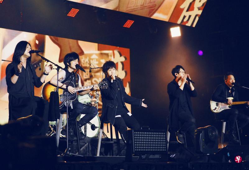 五月天原定8月30日本地开唱,如今决定延后至明年2月27日。(Live Nation提供) 五月天原定8月30日本地开唱,如今决定延后至明年2月27日。(Live Nation提供)