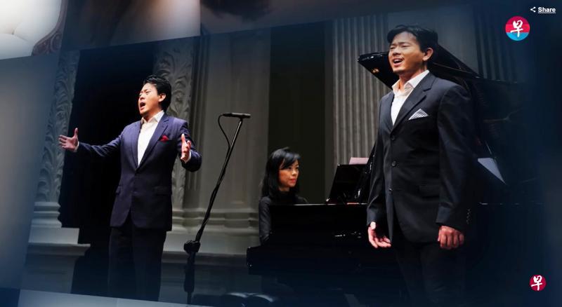 何伟山以艺理会和《联合早报》合作推出的四场线上艺术节目《早报午乐场》为例,认为可进一步推动类似活动数码化,扩大愿意为此付费的艺术受众,同时也把线上观众引流至音乐厅和剧院。图为其中一场节目的播映画面。(早报午乐场截图) 何伟山以艺理会和《联合早报》合作推出的四场线上艺术节目《早报午乐场》为例,认为可进一步推动类似活动数码化,扩大愿意为此付费的艺术受众,同时也把线上观众引流至音乐厅和剧院。图为其中一场节目的播映画面。(早报午乐场截图)