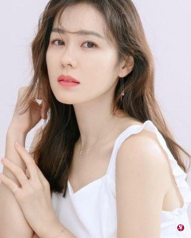 孙艺珍夺下百大美女冠军。(网路) 孙艺珍夺下百大美女冠军。(网路)