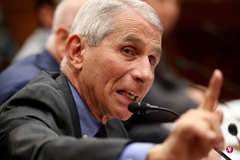 美国国家过敏症和传染病研究所所长福奇日前在生物技术产业组织的年度会议上接受采访时表示,福奇警告,冠病疫情是人类历史上发生的最严重的传染病疫情之一,目前还没有出现结束的征兆。(法新社) 美国国家过敏症和传染病研究所所长福奇日前在生物技术产业组织的年度会议上接受采访时表示,福奇警告,冠病疫情是人类历史上发生的最严重的传染病疫情之一,目前还没有出现结束的征兆。(法新社)