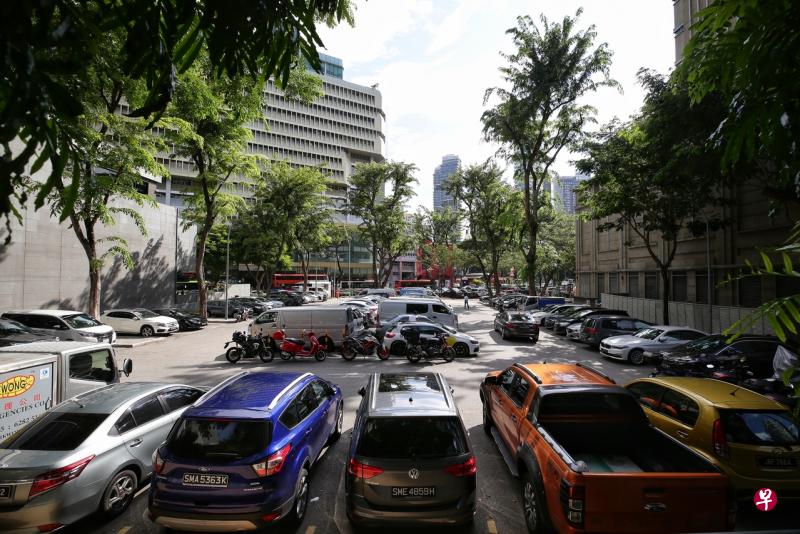 索美塞一带的格兰芝路露天停车场预计会在今年较迟时候关闭,以动工发展为户外活动空间。(档案照) 索美塞一带的格兰芝路露天停车场预计会在今年较迟时候关闭,以动工发展为户外活动空间。(档案照)