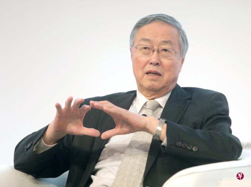 周小川是任期最久的中国央行行长,长达16年,历经了三位国务院总理。图为周小川于2019年9月来新参加新加坡峰会。(档案照片) 周小川是任期最久的中国央行行长,长达16年,历经了三位国务院总理。图为周小川于2019年9月来新参加新加坡峰会。(档案照片)