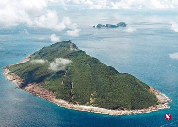 日本冲绳县石垣市议会昨天通过将钓鱼台列屿(日本称尖阁诸岛,中国大陆称钓鱼岛)地址名称,从石垣市“登野城”改为石垣市“登野城尖阁”的议案,从10月1日起生效。(档案照) 日本冲绳县石垣市议会昨天通过将钓鱼台列屿(日本称尖阁诸岛,中国大陆称钓鱼岛)地址名称,从石垣市“登野城”改为石垣市“登野城尖阁”的议案,从10月1日起生效。(档案照)