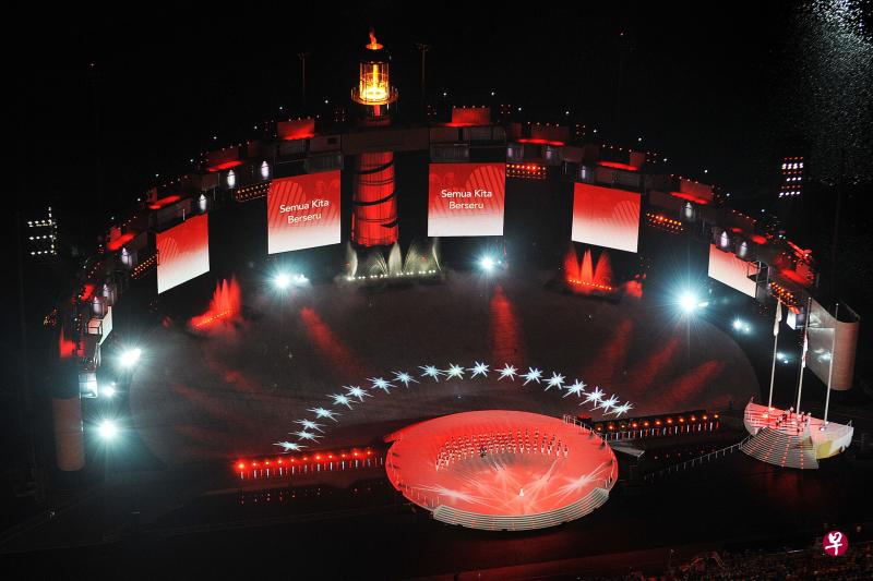 如果以哀怨、颓废的气氛来演绎国歌,又没有恰当的画面,这种演绎形式只能给大家消极不振的感觉。(档案照) 如果以哀怨、颓废的气氛来演绎国歌,又没有恰当的画面,这种演绎形式只能给大家消极不振的感觉。(档案照)