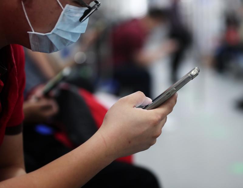 政府正式颁发5G网路经营执照给电信业者新电信以及由星和与第一通(M1)组成的联营公司,并强调业者会采用多元化的供应商。(档案照) 政府正式颁发5G网路经营执照给电信业者新电信以及由星和与第一通(M1)组成的联营公司,并强调业者会采用多元化的供应商。(档案照)