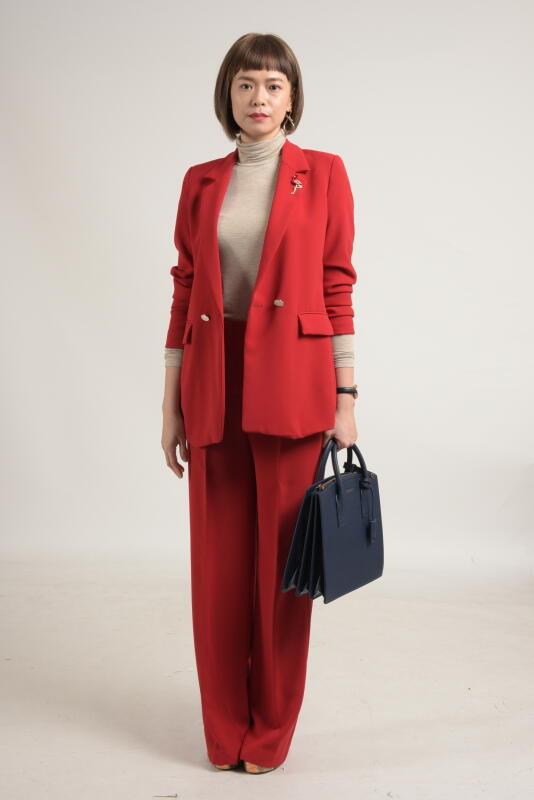 陈凤玲演对自己要求严格的事业女性。(照片来自新传媒) 陈凤玲演对自己要求严格的事业女性。(照片来自新传媒)