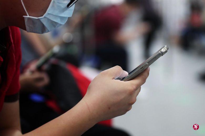 我国会如期从明年1月起推出5G独立网络,并在2022年底为至少半个新加坡提供5G网络覆盖率,2025年底则覆盖全国。(海峡时报档案照片) 我国会如期从明年1月起推出5G独立网络,并在2022年底为至少半个新加坡提供5G网络覆盖率,2025年底则覆盖全国。(海峡时报档案照片)