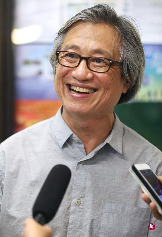 陈硕茂近年来低调的姿态与初踏入政坛时,被媒体追逐总侃侃而谈,形成强烈对比。(档案照片) 陈硕茂近年来低调的姿态与初踏入政坛时,被媒体追逐总侃侃而谈,形成强烈对比。(档案照片)