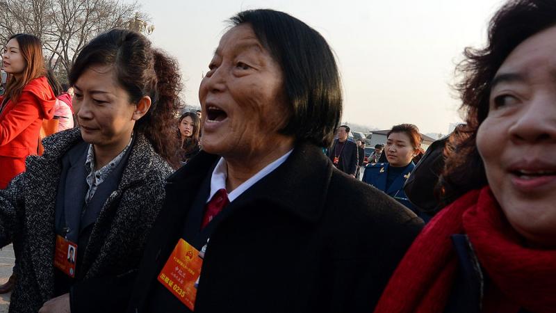曾连续参与13届中国全国人大的申纪兰今天(28日)凌晨逝世,享寿90岁。(互联网档案照) 曾连续参与13届中国全国人大的申纪兰今天(28日)凌晨逝世,享寿90岁。(互联网档案照)