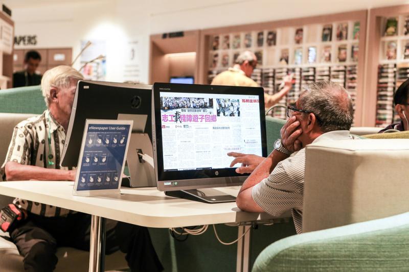 来临一周的《疫起来上课》邀请人协导师教大家如何连接互联网、设置输入法和发送电子邮件。(档案照片) 来临一周的《疫起来上课》邀请人协导师教大家如何连接互联网、设置输入法和发送电子邮件。(档案照片)