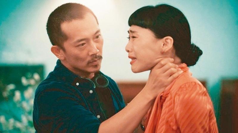 《灼人秘密》交错着女主角影星妮娜的梦境与现实,直到片末,观众才弄清为何妮娜一再做噩梦。(互联网) 《灼人秘密》交错着女主角影星妮娜的梦境与现实,直到片末,观众才弄清为何妮娜一再做噩梦。(互联网)