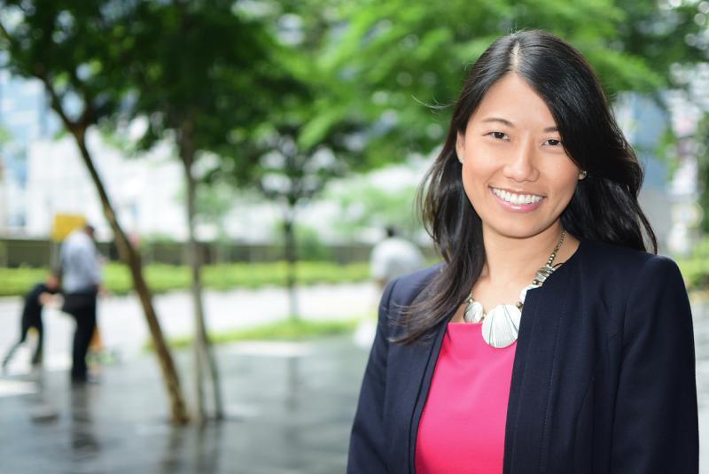 国际法律事务所Milbank LLP合伙人曾素琳今年起开始定期到免费法律咨询诊所,为客工服务。(Milbank LLP提供) 国际法律事务所Milbank LLP合伙人曾素琳今年起开始定期到免费法律咨询诊所,为客工服务。(Milbank LLP提供)