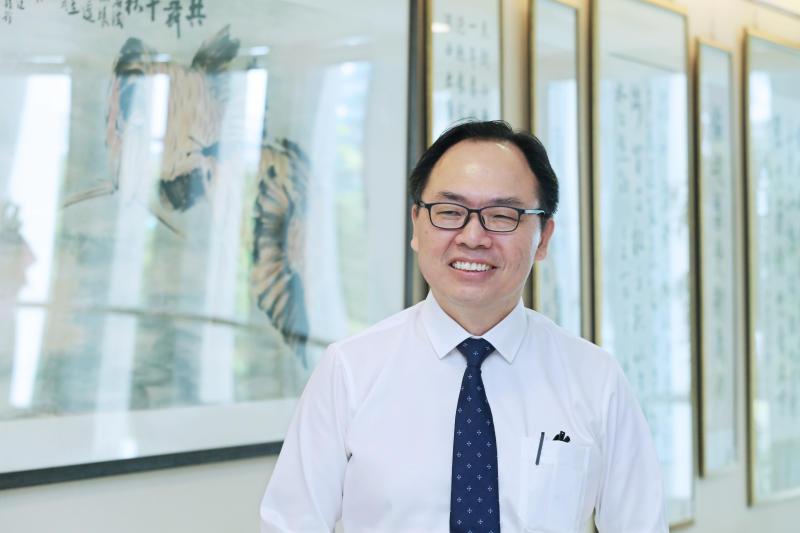 连荣华(图)确定从五届议员张俰宾博士手中接棒,在来临大选转战武吉班让区。(档案照) 连荣华(图)确定从五届议员张俰宾博士手中接棒,在来临大选转战武吉班让区。(档案照)