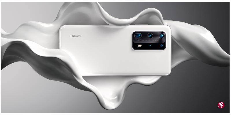 华为P40 Pro+白色陶瓷机身呈现出温润质感。 华为P40 Pro+白色陶瓷机身呈现出温润质感。