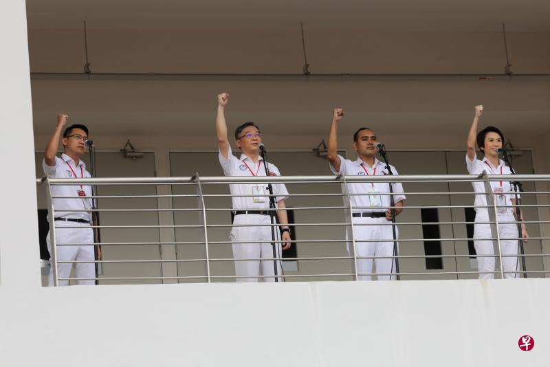 代表人民行动党捍卫蔡厝港集选区议席的团队是黄文鸿(左起)、卫生部长颜金勇、周凯年及教育部兼人力部高级政务次长刘燕玲。(邝启聪摄) 代表人民行动党捍卫蔡厝港集选区议席的团队是黄文鸿(左起)、卫生部长颜金勇、周凯年及教育部兼人力部高级政务次长刘燕玲。(邝启聪摄)