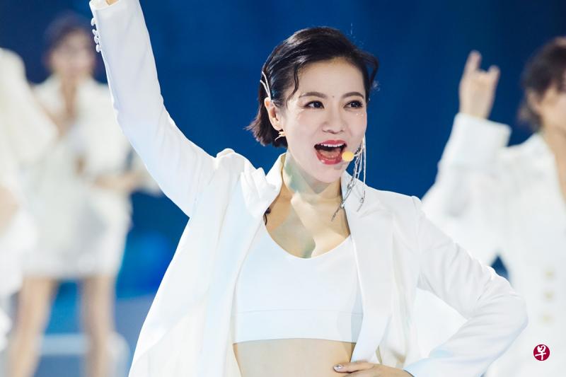 丁当在“艾瑞巴蒂”组担任队长。(图/相信音乐) 丁当在“艾瑞巴蒂”组担任队长。(图/相信音乐)