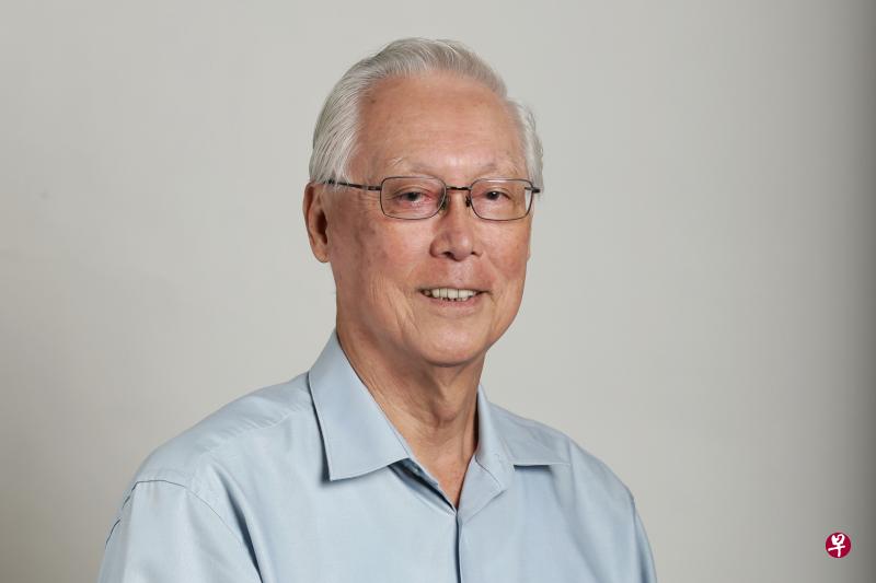 我国第二任总理吴作栋潇洒地完成为人民服务的重任,退出影响他一生的国会殿堂。(海峡时报) 我国第二任总理吴作栋潇洒地完成为人民服务的重任,退出影响他一生的国会殿堂。(海峡时报)