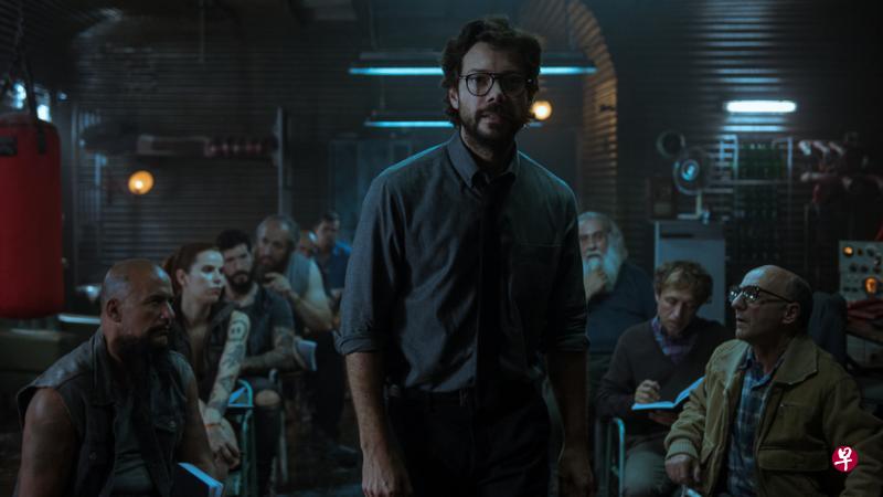 阿尔瓦罗莫特在《纸房子》策划西班牙银行金库劫案。(Netflix提供) 阿尔瓦罗莫特在《纸房子》策划西班牙银行金库劫案。(Netflix提供)