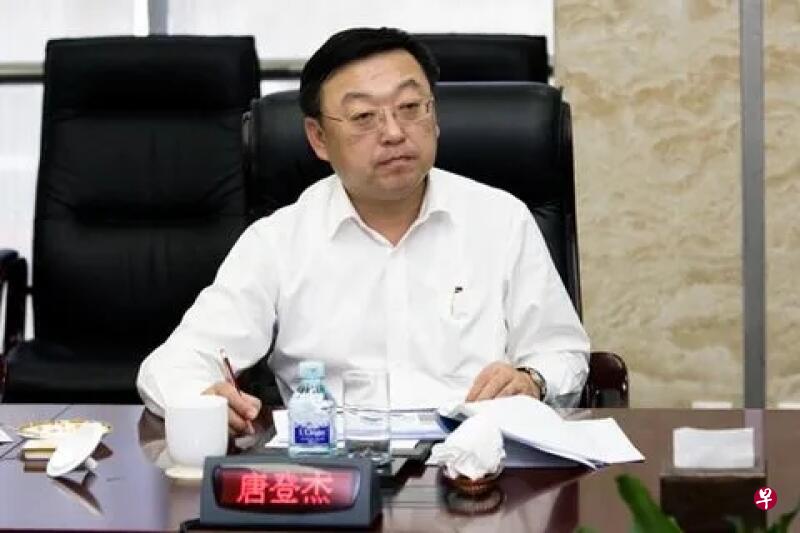 唐登杰个人履历丰富,还曾在中共总书记习近平的直接领导下工作,被认为是2023年中国政府换届时国家发改委主任的热门人选。(互联网) 唐登杰个人履历丰富,还曾在中共总书记习近平的直接领导下工作,被认为是2023年中国政府换届时国家发改委主任的热门人选。(互联网)