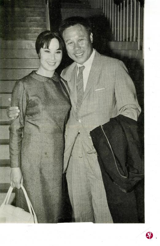 1957年李丽华和严俊。(作者提供) 1957年李丽华和严俊。(作者提供)