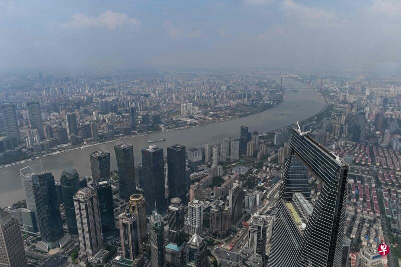 40年来,中国对于怎样和陌生的资本主义世界交往是在摸索中进行的,客观地说,缺少必要的经验。尤其是中国的对外宣传,还跟不上中国国际身份快速转变的步伐。这次疫情,更暴露了中国外宣不成熟的一面。(法新社) 40年来,中国对于怎样和陌生的资本主义世界交往是在摸索中进行的,客观地说,缺少必要的经验。尤其是中国的对外宣传,还跟不上中国国际身份快速转变的步伐。这次疫情,更暴露了中国外宣不成熟的一面。(法新社)