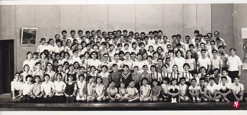 1972年“儿童话剧晚会”全体照。（作者提供）