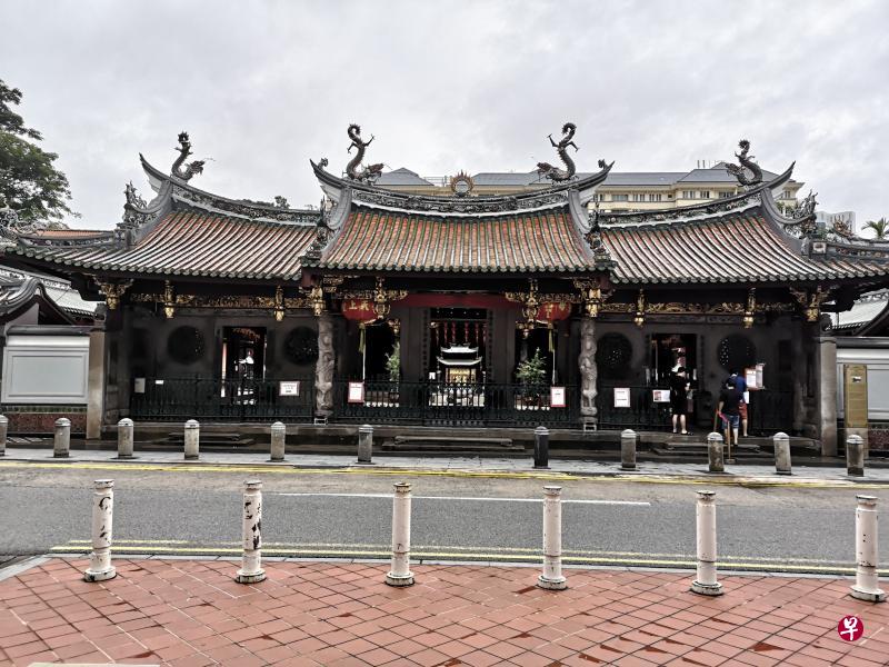 直落亚逸穿街走巷，以天福宫为中心。