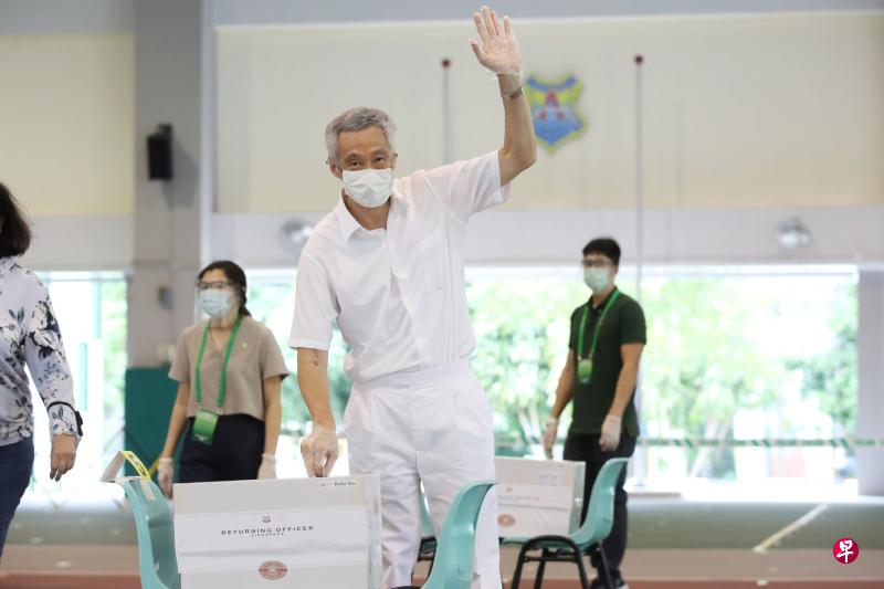 李总理在贴文中对行动党大选整体表现感到满意的同时，指出成绩也反映新加坡人在此次危机中感受到的痛楚与茫然。（取自李总理面簿）