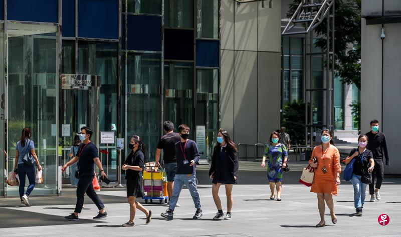 受访商家代表和经济师认为,新一届政府的当务之急仍然是应对冠病疫情,同时评估中长期的政策方向并作出决定性的改变。(档案照片) 受访商家代表和经济师认为,新一届政府的当务之急仍然是应对冠病疫情,同时评估中长期的政策方向并作出决定性的改变。(档案照片)