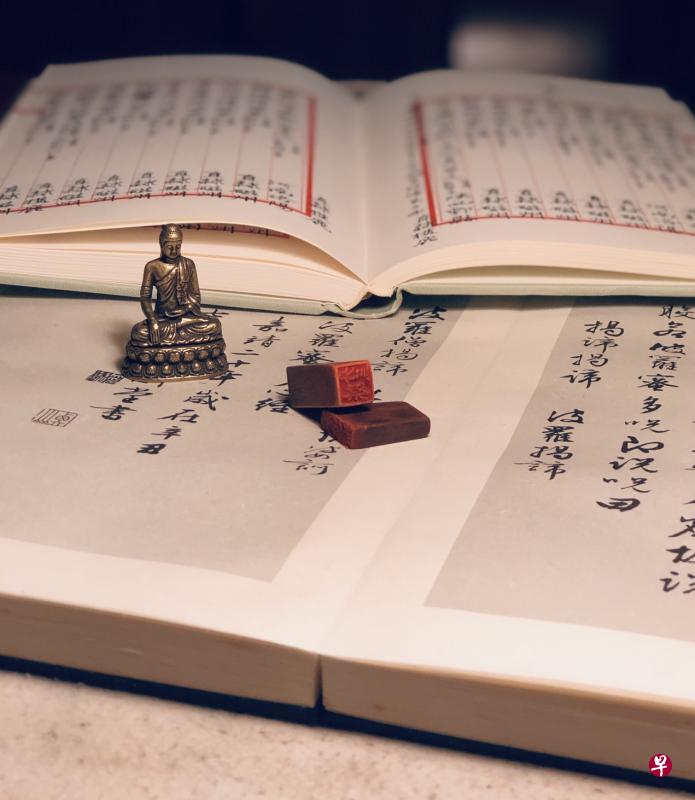 作者祖父母的木制印章。