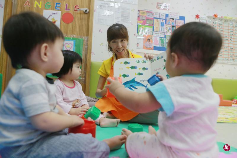 从11月1日起,符合条件的新加坡籍儿童,无论是到综合诊疗所或参与社保援助计划的私人诊所注射疫苗,或进行七项儿童发育检查,都可获得全额津贴。(档案照片) 从11月1日起,符合条件的新加坡籍儿童,无论是到综合诊疗所或参与社保援助计划的私人诊所注射疫苗,或进行七项儿童发育检查,都可获得全额津贴。(档案照片)