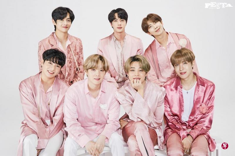 ARMY对BTS的热情非凡,较极端的粉丝甚至与非BTS支持者水火不容。(取自BTS官方面簿) ARMY对BTS的热情非凡,较极端的粉丝甚至与非BTS支持者水火不容。(取自BTS官方面簿)