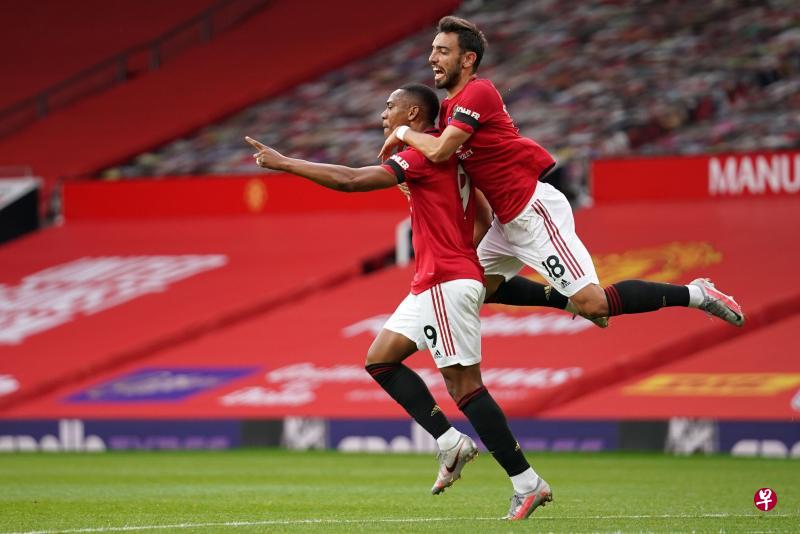 费尔南德斯(右)的出现,仿佛让曼联全队插上翅膀,马夏尔(左)的表现也越来越稳定。(法新社) 费尔南德斯(右)的出现,仿佛让曼联全队插上翅膀,马夏尔(左)的表现也越来越稳定。(法新社)