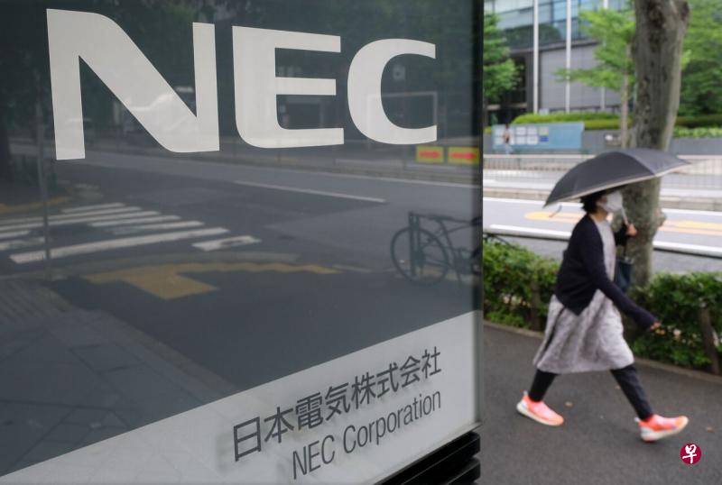有报道称,英国政府要求日本帮助建立其5G网络,日本电器(NEC)和富士通(Fujitsu)公司可能成为英国5G网络设备的供应商。(法新社) 有报道称,英国政府要求日本帮助建立其5G网络,日本电器(NEC)和富士通(Fujitsu)公司可能成为英国5G网络设备的供应商。(法新社)