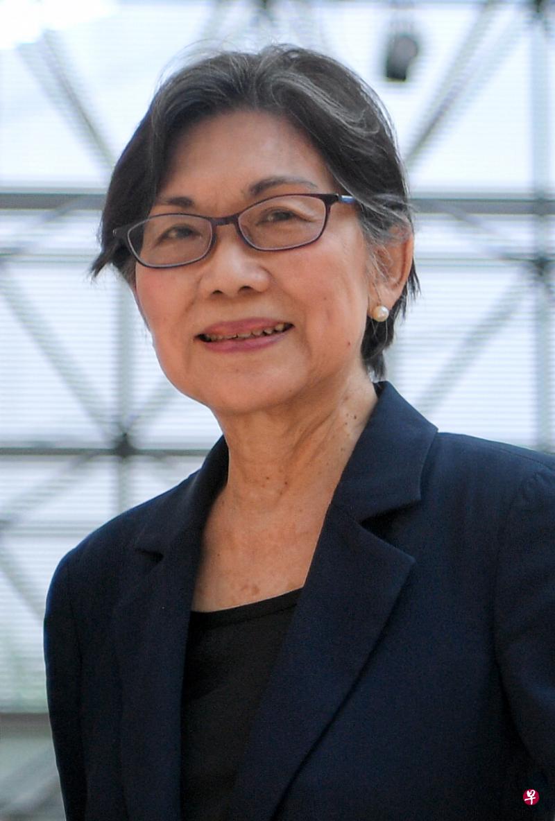 巡回大使陈庆珠教授认为,随着经济的发展,人民行动党政府朝四个与众不同的方向发展,逐渐形成了新加坡经济模式的特色。(海峡时报档案照) 巡回大使陈庆珠教授认为,随着经济的发展,人民行动党政府朝四个与众不同的方向发展,逐渐形成了新加坡经济模式的特色。(海峡时报档案照)