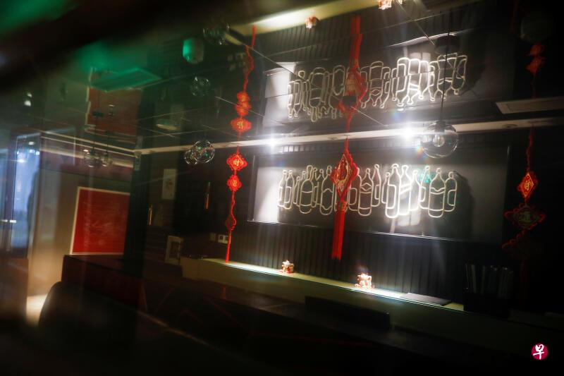 郑永年说,如果文化堕落现象继续下去,文化的衰败也不可避免。(路透社) 郑永年说,如果文化堕落现象继续下去,文化的衰败也不可避免。(路透社)