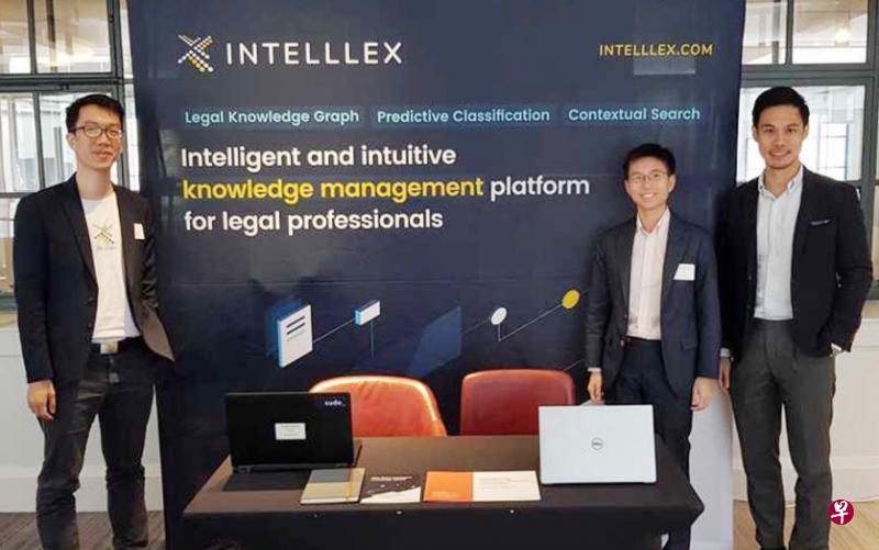 INTELLLEX代表智能法律(Intelligent Law),其中三个L代表Law School(法学院)、Law Firm(律师事务所)和Law Courts(法庭)。管理团队为曾子谦(左起)、李剑欣和陈峙汎。(INTELLLEX提供) INTELLLEX代表智能法律(Intelligent Law),其中三个L代表Law School(法学院)、Law Firm(律师事务所)和Law Courts(法庭)。管理团队为曾子谦(左起)、李剑欣和陈峙汎。(INTELLLEX提供)