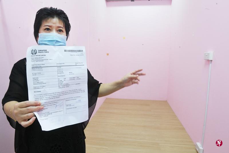 王女士指出,已另寻新处搬迁,店主却迟迟不退押金。(蔡振鸿摄) 王女士指出,已另寻新处搬迁,店主却迟迟不退押金。(蔡振鸿摄)