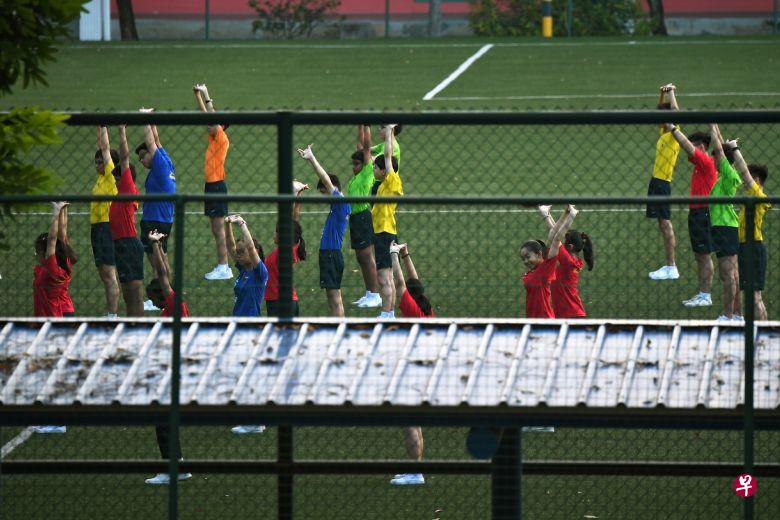 准备恢复课程辅助活动的学校须遵守一系列安全管理措施,包括每项活动允许最多20名学生参加。(海峡时报档案照片) 准备恢复课程辅助活动的学校须遵守一系列安全管理措施,包括每项活动允许最多20名学生参加。(海峡时报档案照片)