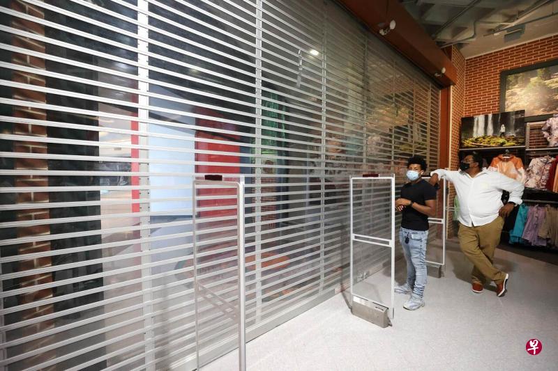 美国经济在第二季度出现大幅萎缩,主要与消费者支出大幅下滑有关。(法新社) 美国经济在第二季度出现大幅萎缩,主要与消费者支出大幅下滑有关。(法新社)