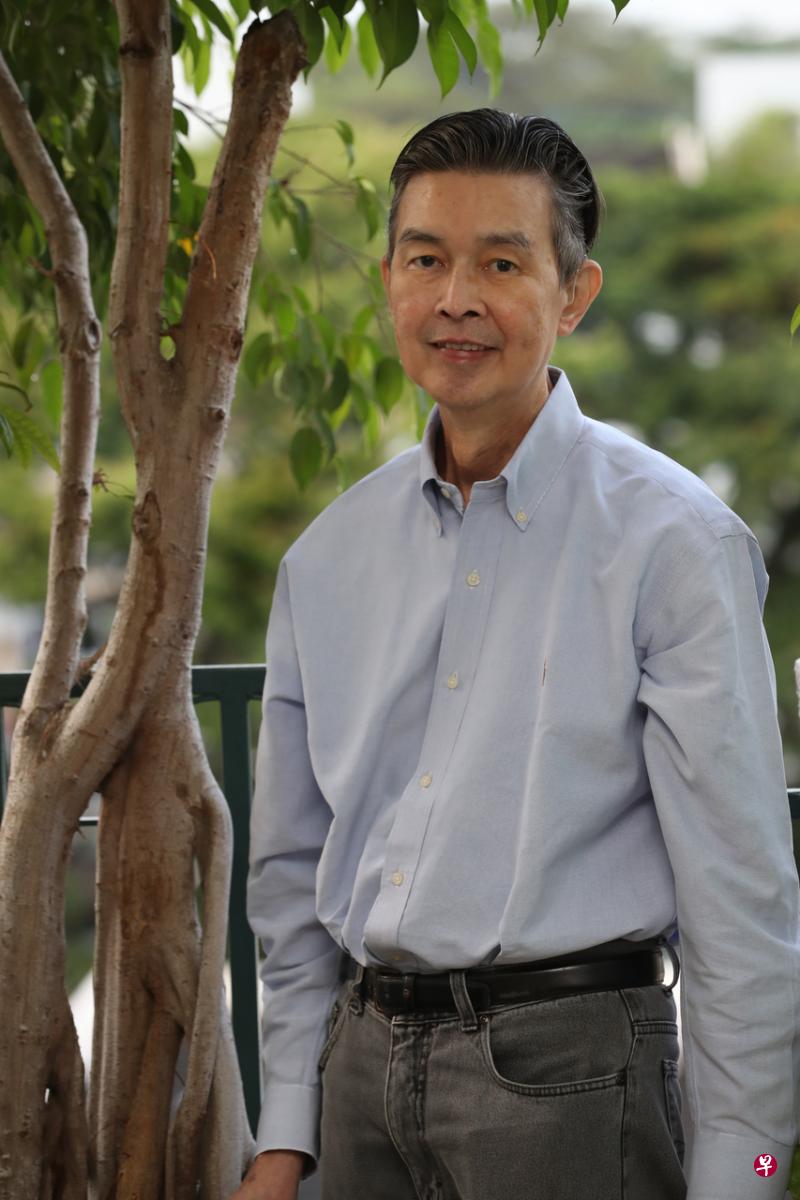 本地专栏作家姚忠在2017年集结30年专栏精品,出版《红尘好,活着更好》。(档案照片) 本地专栏作家姚忠在2017年集结30年专栏精品,出版《红尘好,活着更好》。(档案照片)