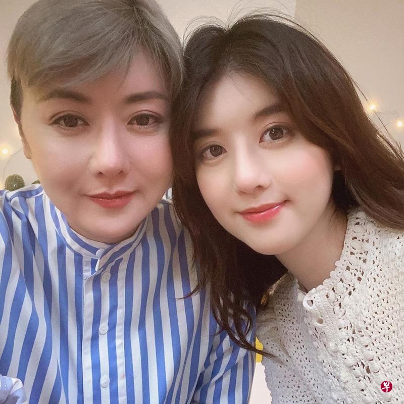 权怡凤与爱女李凯馨。（取自权怡凤IG）