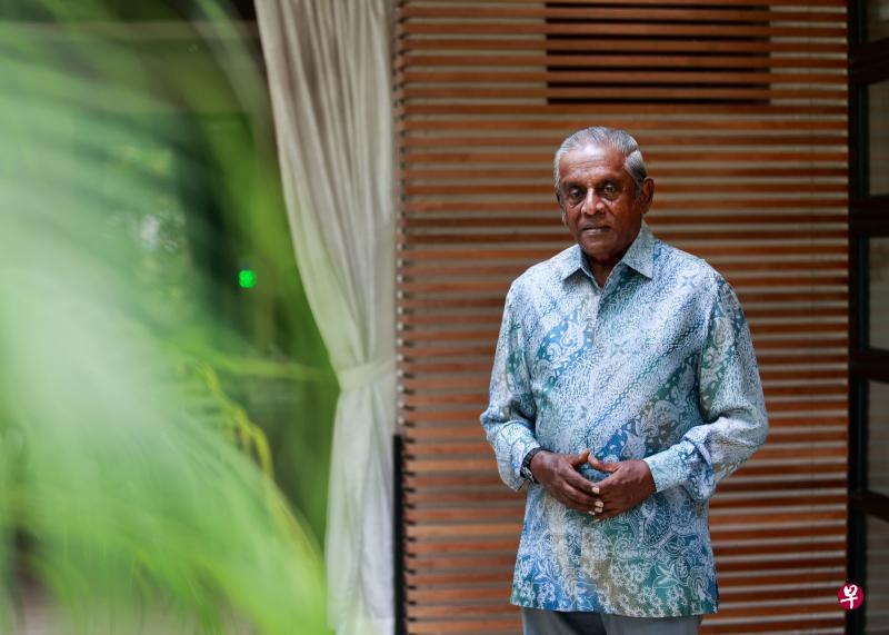 获颁淡马锡勋章(最高荣誉),前副总理贾古玛教授说:“这是意外的惊喜。”(林泽锐摄) 获颁淡马锡勋章(最高荣誉),前副总理贾古玛教授说:“这是意外的惊喜。”(林泽锐摄)